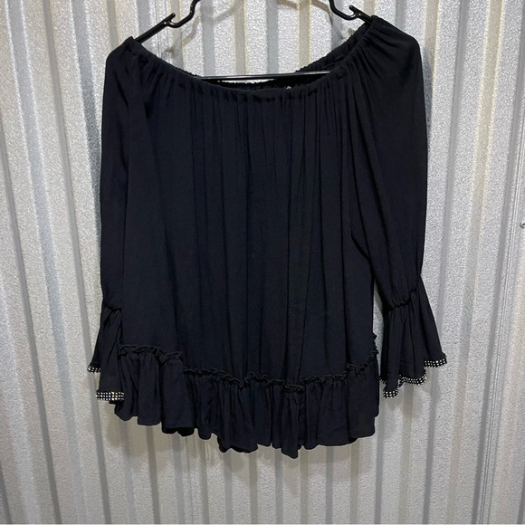 Black off the shoulder top one size
